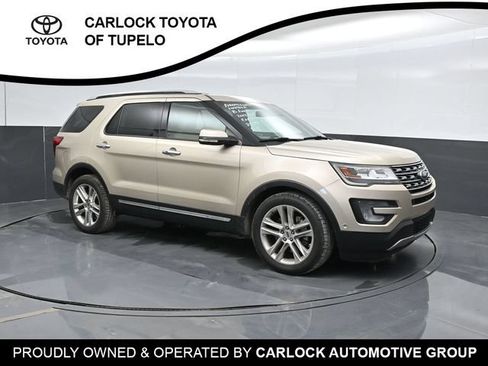 Used 2017 Ford Explorer Limited w/ Equipment Group 301A FWD image 6
