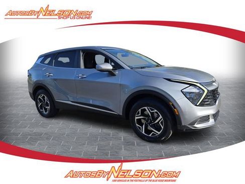 Used 2023 Kia Sportage LX AWD/4WD image 1