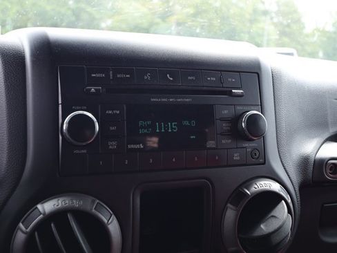 Used 2015 Jeep Wrangler Sport AWD/4WD image 8