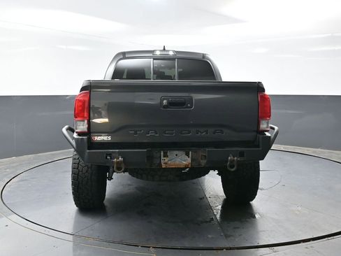 Used 2016 Toyota Tacoma TRD Sport w/ Towing Package AWD/4WD image 12