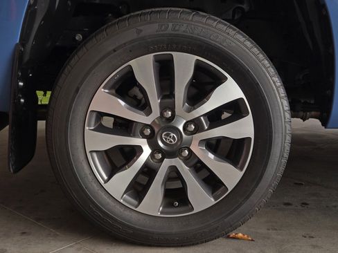 Used 2019 Toyota Tundra Limited w/ Limited Premium Package image 5