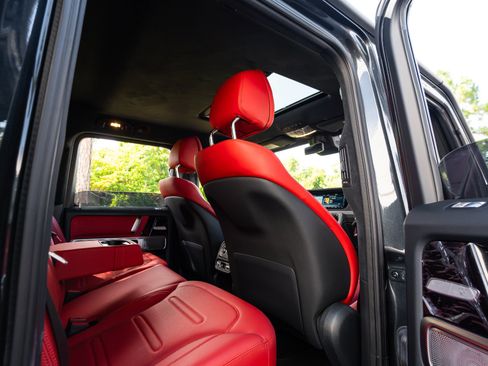 Used 2024 Mercedes-Benz G 550 image 75