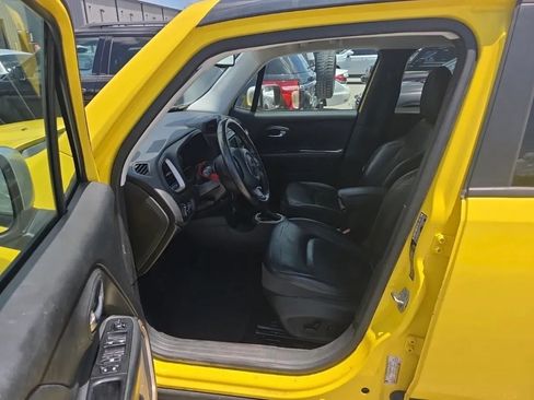 Used 2017 Jeep Renegade Limited FWD image 11
