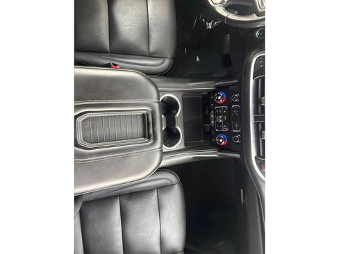 Used 2021 Chevrolet Suburban LT AWD/4WD image 22