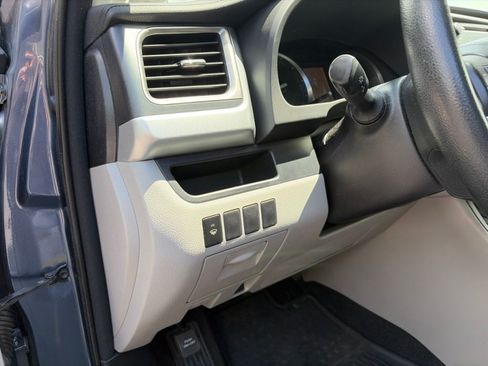 Used 2016 Toyota Highlander LE AWD/4WD image 13