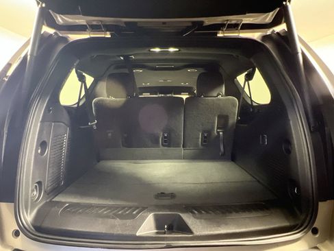 Used 2022 Chevrolet Suburban LT image 34