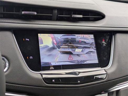 New 2025 Cadillac XT5 Luxury image 21