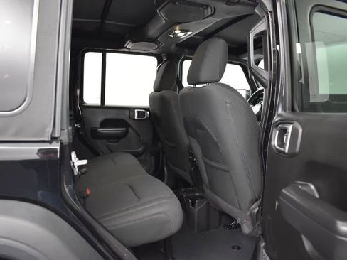 Used 2022 Jeep Wrangler Unlimited Sport image 17