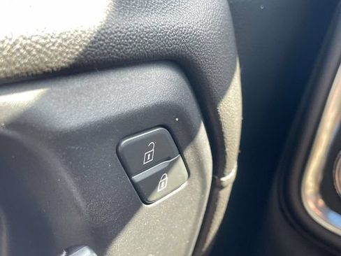 Used 2022 GMC Sierra 1500 SLE RWD image 25