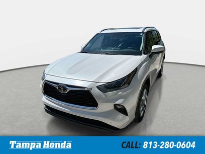 Used 2023 Toyota Highlander Limited