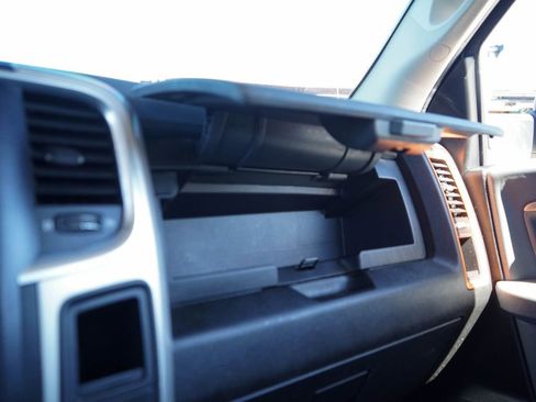 Used 2020 RAM 1500 Classic SLT image 24