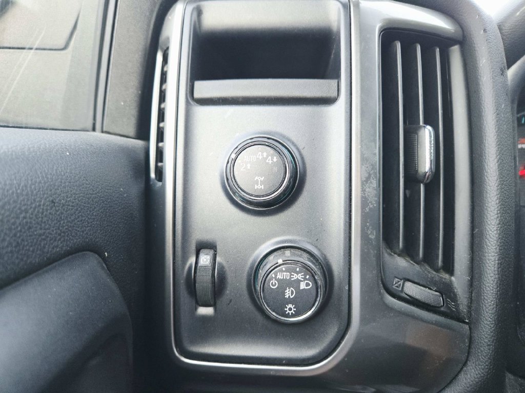 Used 2018 Chevrolet Silverado 1500 LT w/ Rally 2 Edition AWD/4WD image 19