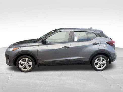 Used 2023 Nissan Kicks S FWD image 3