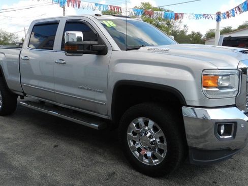 Used 2018 GMC Sierra 2500 Denali w/ Duramax Plus Package image 5