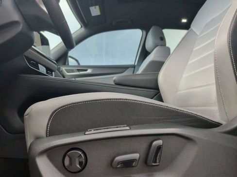 Used 2024 Volkswagen Atlas Cross Sport SEL R-Line AWD/4WD image 13