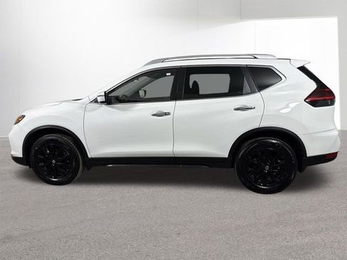 Used 2020 Nissan Rogue SV image 28