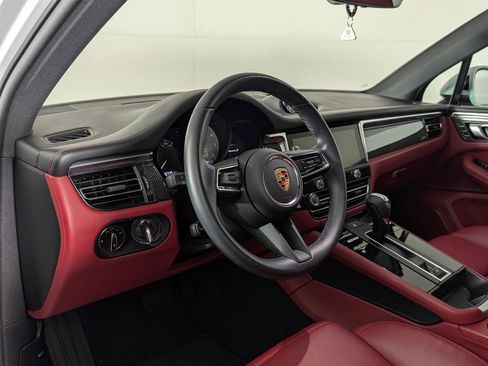 Certified 2023 Porsche Macan S image 4