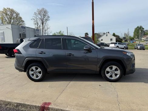 Used 2021 Toyota RAV4 XLE AWD/4WD image 5