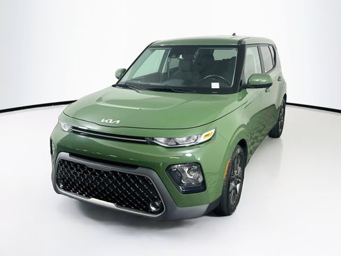 Used 2022 Kia Soul EX FWD image 3
