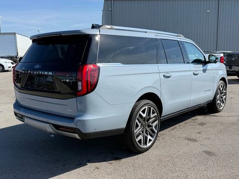 Used 2025 Ford Expedition Max Platinum w/ Platinum Ultimate Package AWD/4WD image 17