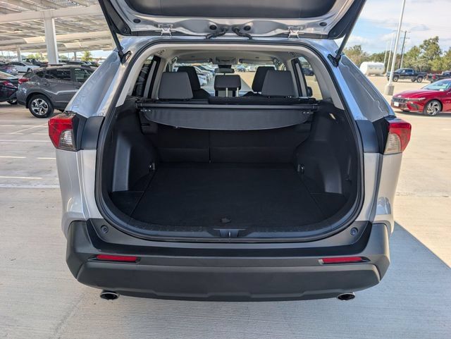 Used 2025 Toyota RAV4 XLE AWD/4WD image 28
