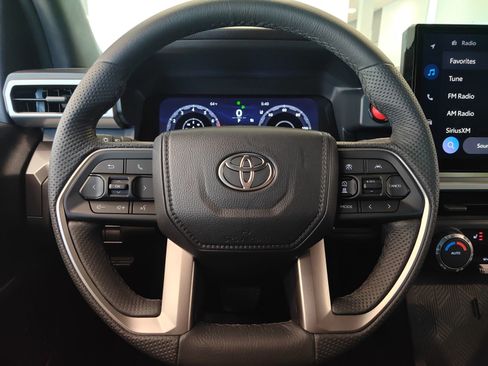Used 2025 Toyota Tacoma TRD Off-Road AWD/4WD image 22