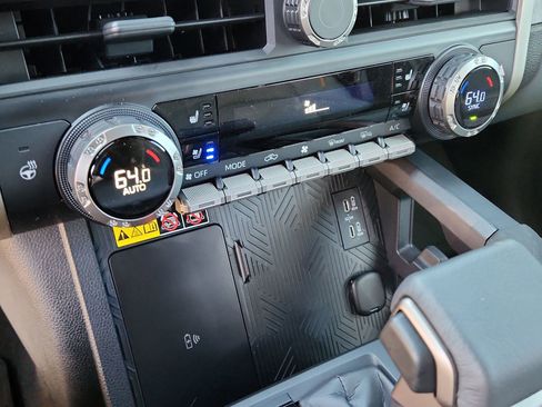 Used 2024 Toyota Tacoma 4x4 Double Cab Hybrid image 18