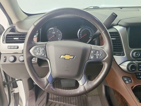 Used 2018 Chevrolet Suburban Premier AWD/4WD image 18