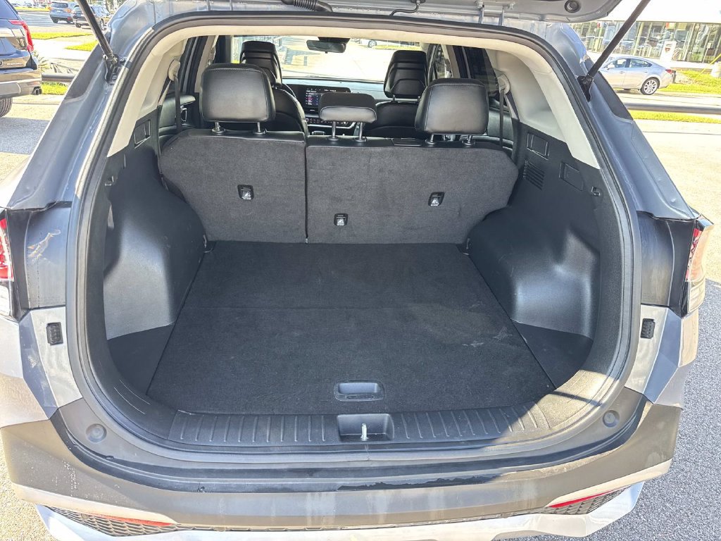 Used 2024 Kia Sportage EX FWD image 8