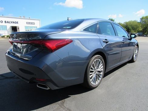 Used 2022 Toyota Avalon Limited image 8