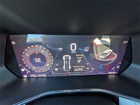 Used 2023 GMC Canyon AT4X image 16