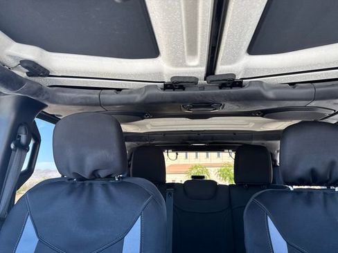 Used 2019 Jeep Wrangler Unlimited Sahara image 21