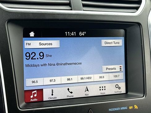 Used 2018 Ford Explorer Sport image 32