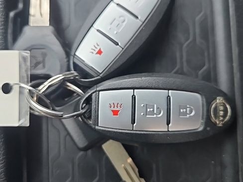 Used 2022 Nissan Frontier SV w/ Technology Package image 39