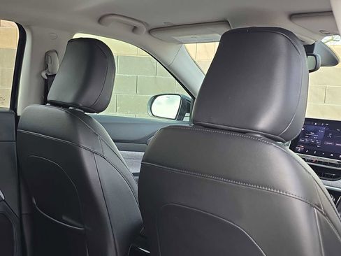 Used 2022 Jeep Compass Latitude image 16