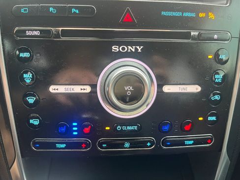 Used 2018 Ford Explorer Limited w/ Equipment Group 301A AWD/4WD image 41