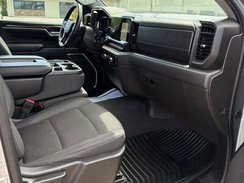 Used 2024 Chevrolet Silverado 1500 LT AWD/4WD image 22
