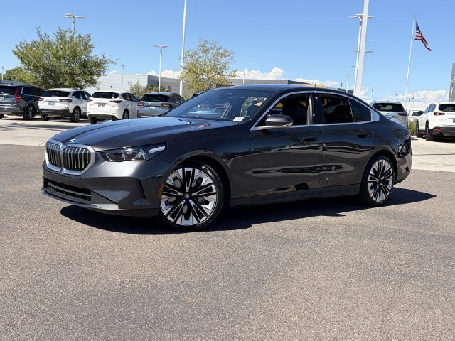 Used 2026 BMW 540i xDrive w/ Premium Package AWD/4WD image 2