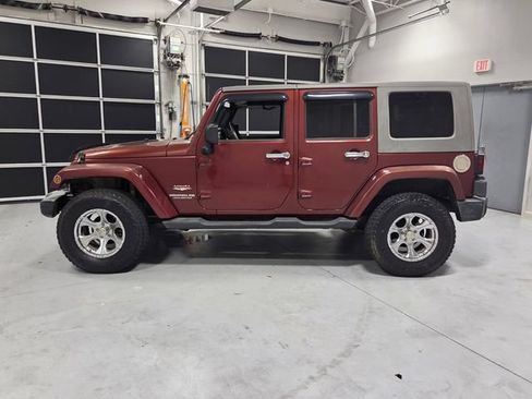 Used 2007 Jeep Wrangler Unlimited Sahara w/ Dual Top Group RWD image 4