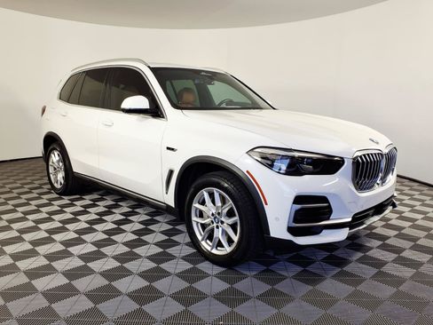 Used 2022 BMW X5 xDrive45e AWD/4WD image 3