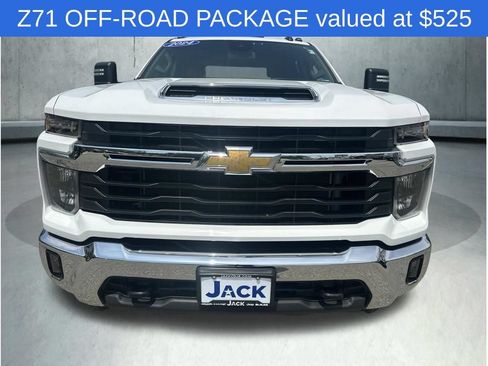 Used 2024 Chevrolet Silverado 2500 LT w/ Convenience Package AWD/4WD image 11