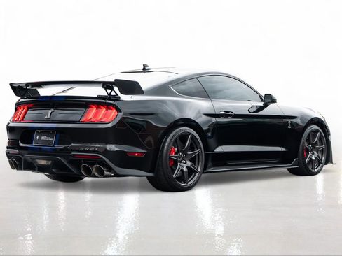 Used 2021 Ford Mustang Shelby GT500 w/ Carbon Fiber Track Pack RWD image 10