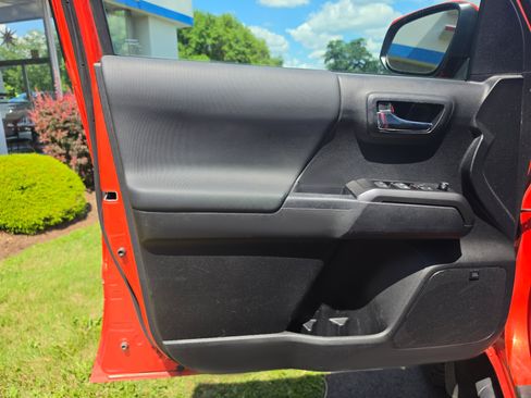 Used 2023 Toyota Tacoma TRD Pro AWD/4WD image 15