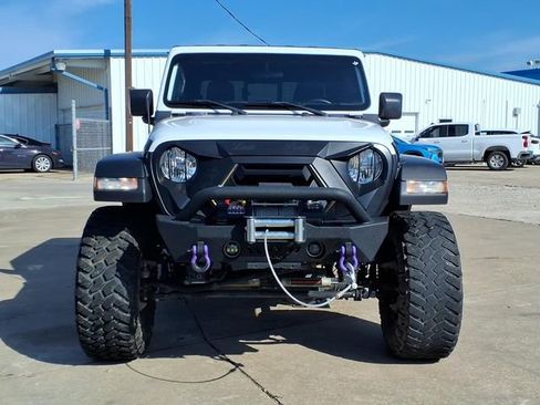 Used 2021 Jeep Gladiator Sport AWD/4WD image 2