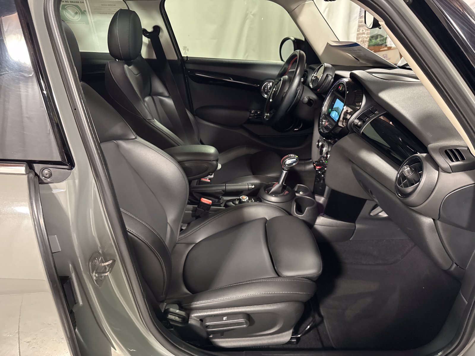 Used 2019 MINI Cooper S w/ Signature Upholstery Package FWD image 26