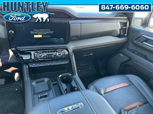 Used 2024 GMC Sierra 2500 AT4 w/ AT4 Premium Plus Package AWD/4WD image 13