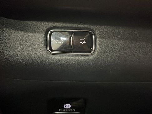 Used 2025 Lincoln Navigator L Reserve AWD/4WD image 34