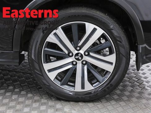Used 2023 Mitsubishi Outlander Sport ES AWD/4WD image 32