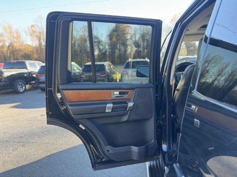 Used 2011 Land Rover LR4 HSE image 11