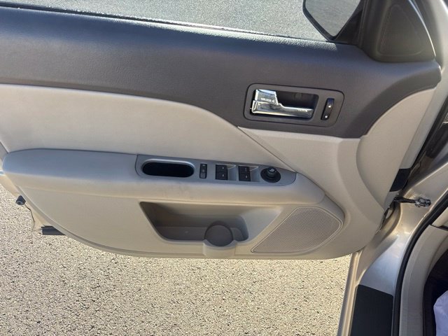 Used 2010 Ford Fusion SEL FWD image 13